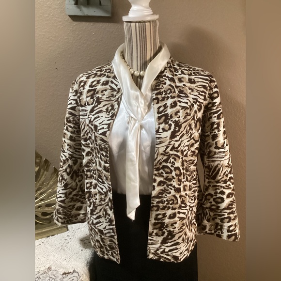 Chico's Brown and White Leopard Print Blazer Relaxed Fit - Picture 5 of 10
